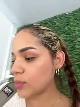 Sara  sweett online show from 18, 3, 2026