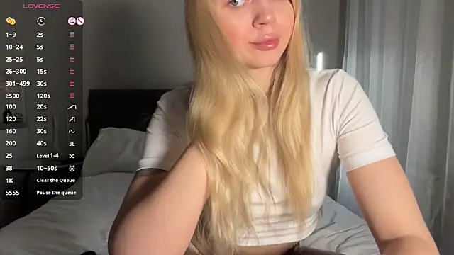 AlexaDeviliciouss online show from 18, 4, 2026