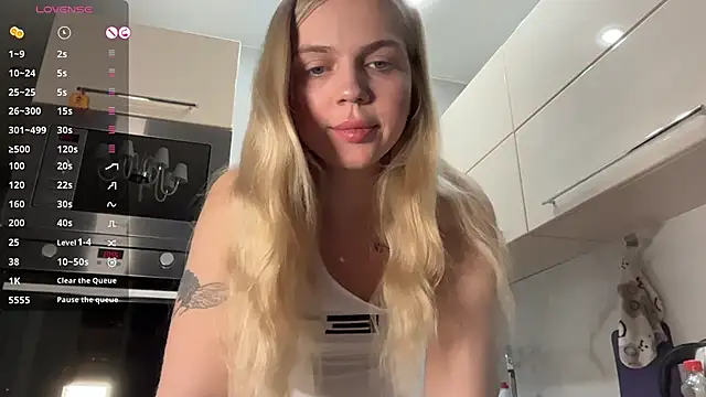 AlexaDeviliciouss online show from 13, 4, 2026