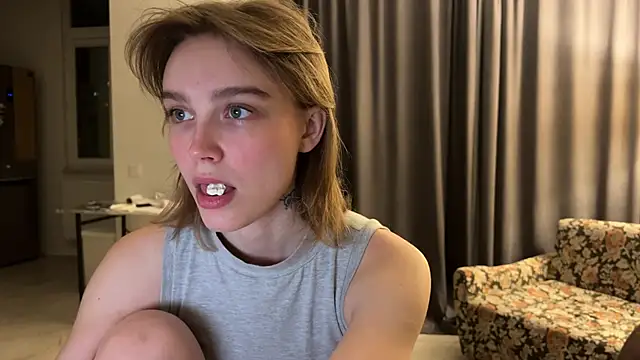 Snapshot of Lolatatee chatting on 18, 5, 2026 Lolatatee online show from 18, 5, 2026