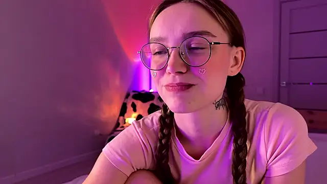 Lolatatee online show from 16, 3, 2026