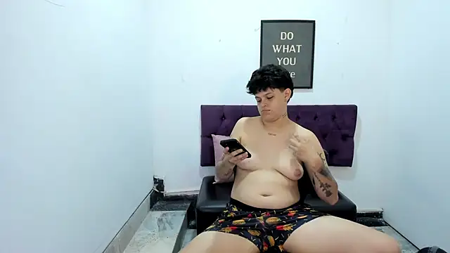 TomBoy Natali online show from 9, 4, 2026