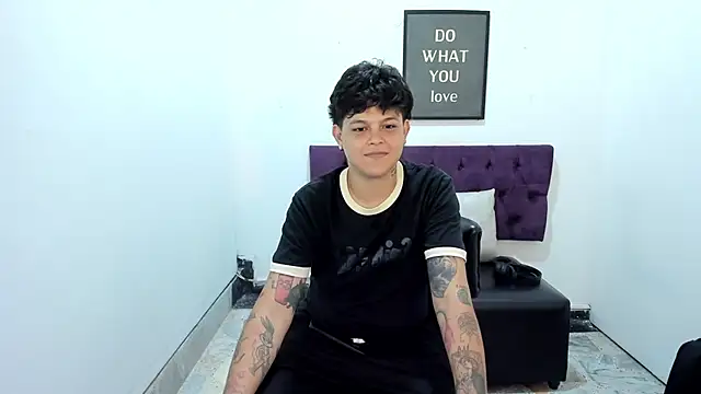 TomBoy Natali online show from 8, 4, 2026