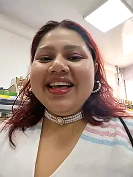 Snapshot of primrose17 chatting on 1, 4, 2026 primrose17 online show from 1, 4, 2026