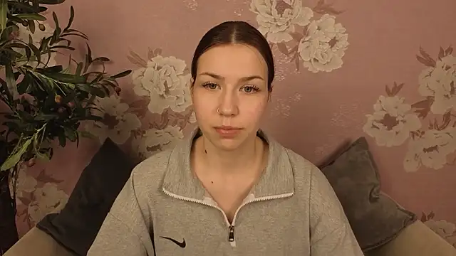 Snapshot of AleshiaFontes chatting on 3, 3, 2026 AleshiaFontes online show from 3, 3, 2026