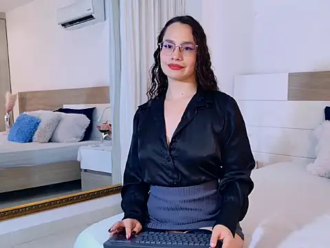 Snapshot of EmmaRicco chatting on 28, 4, 2026 EmmaRicco online show from 28, 4, 2026
