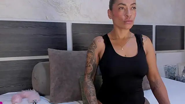 Snapshot of Natalia_Cruzz chatting on 5, 6, 2026 Natalia Cruzz online show from 5, 6, 2026