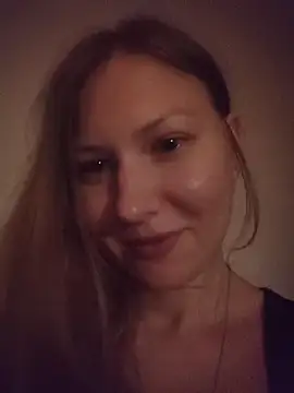 August Shine online show from 3, 6, 2026