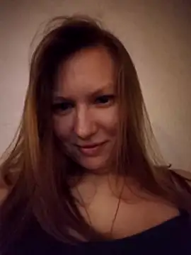 August Shine online show from 8, 4, 2026