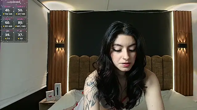 AmbarLee  online show from 8, 3, 2026