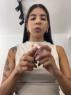 VioletaHills  online show from 18, 5, 2026