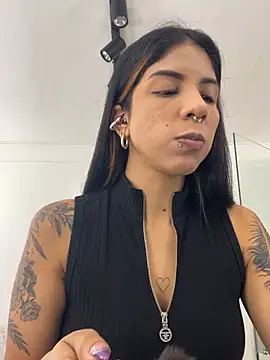 Snapshot of VioletaHills_ chatting on 1, 7, 2026 VioletaHills online show from 1, 7, 2026