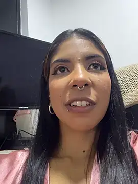 VioletaHills  online show from 10, 5, 2026