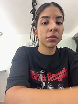 Snapshot of VioletaHills_ chatting on 9, 6, 2026 VioletaHills online show from 9, 6, 2026