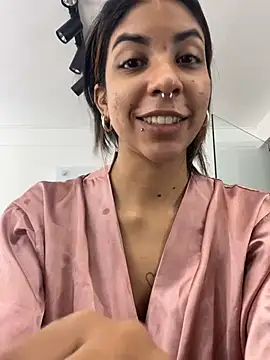 Snapshot of VioletaHills_ chatting on 17, 7, 2026 VioletaHills online show from 17, 7, 2026