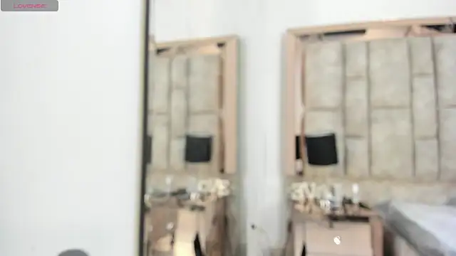 Titan Moreno  online show from 11, 4, 2026