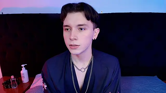 hollannd  online show from 28, 3, 2026