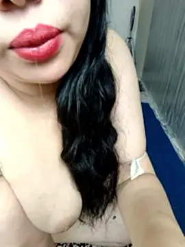 Snapshot of HoT_LiiiNa chatting on 11, 6, 2026 HoT LiiiNa online show from 11, 6, 2026