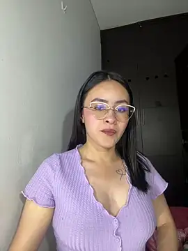 Snapshot of Anni_Rose chatting on 6, 3, 2026 Anni Rose online show from 6, 3, 2026