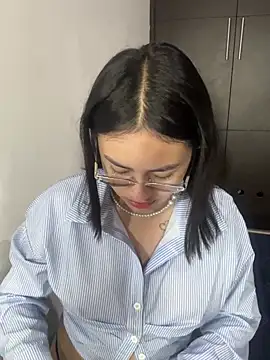 Snapshot of Anni_Rose chatting on 9, 4, 2026 Anni Rose online show from 9, 4, 2026