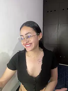 Snapshot of Anni_Rose chatting on 8, 4, 2026 Anni Rose online show from 8, 4, 2026