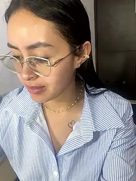 Snapshot of Anni_Rose chatting on 21, 3, 2026 Anni Rose online show from 21, 3, 2026