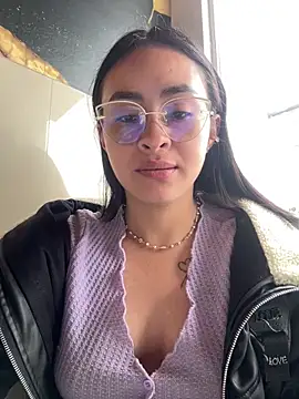 Snapshot of Anni_Rose chatting on 7, 4, 2026 Anni Rose online show from 7, 4, 2026