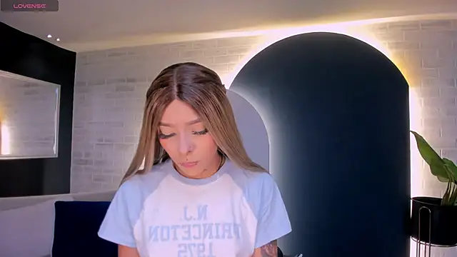 ClaireDawsonX online show from 12, 4, 2026