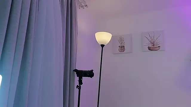 AlaiaRogers online show from 13, 4, 2026