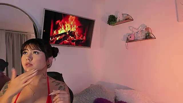 AlaiaRogers online show from 26, 6, 2026