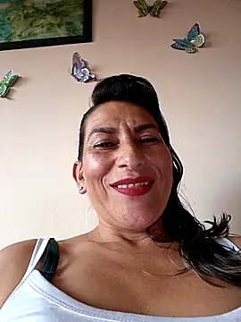 Lucia Rios online show from 7, 5, 2026