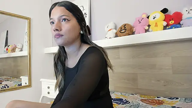 EmmaSanchez  online show from 2, 5, 2026