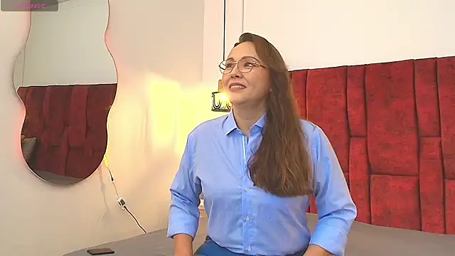 Snapshot of _Monaliza_ chatting on 12, 6, 2026 Monaliza online show from 12, 6, 2026