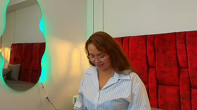  Monaliza  online show from 4, 5, 2026