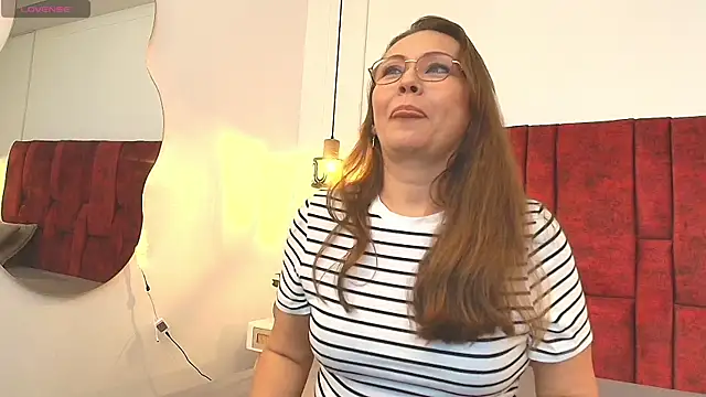 Snapshot of _Monaliza_ chatting on 14, 7, 2026 Monaliza online show from 14, 7, 2026