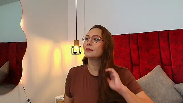  Monaliza  online show from 4, 4, 2026