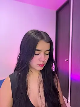 Sophia Wy online show from 2, 4, 2026