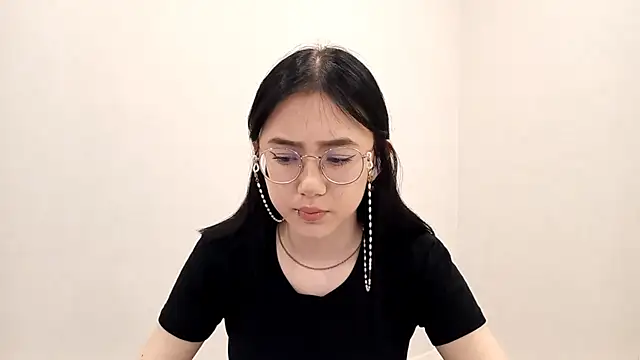 Snapshot of SolvedGlobe chatting on 20, 4, 2026 SolvedGlobe online show from 20, 4, 2026