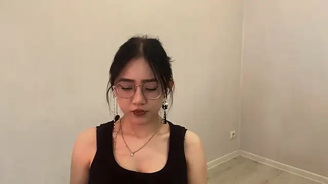 Snapshot of SolvedGlobe chatting on 2, 5, 2026 SolvedGlobe online show from 2, 5, 2026