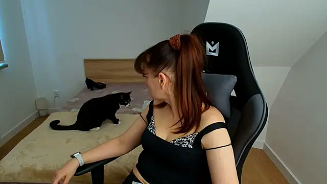 LaraMouse online show from 24, 3, 2026