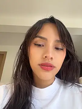 Mia-villalobos online show from 12, 5, 2026