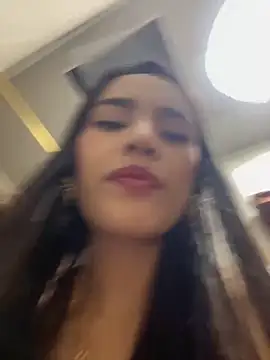 Mia-villalobos online show from 10, 5, 2026