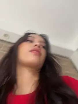 Mia-villalobos online show from 3, 6, 2026