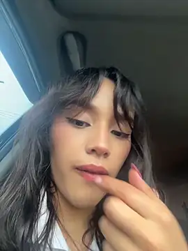 Mia-villalobos online show from 16, 5, 2026