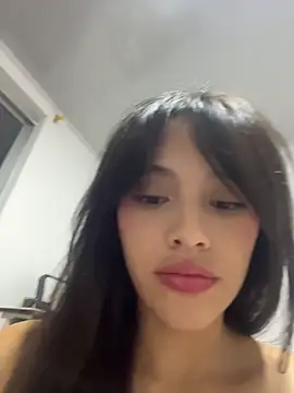 Mia-villalobos online show from 9, 6, 2026