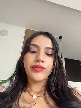 Mia-villalobos online show from 4, 6, 2026