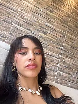 Mia-villalobos online show from 1, 4, 2026