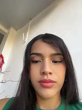 Mia-villalobos online show from 2, 6, 2026