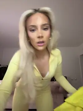 Naughtyblondex online show from 17, 4, 2026