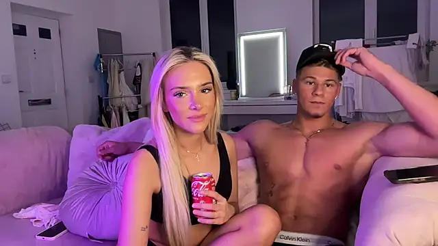 Naughtyblondex online show from 13, 4, 2026